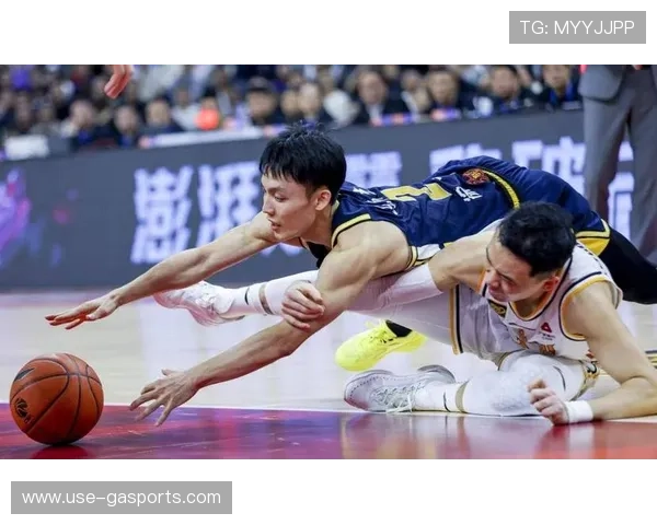 徐杰在广东队控场能力提升的原因与背后关键因素分析 徐杰在广东队控场能力提升的原因与背后关键因素分析